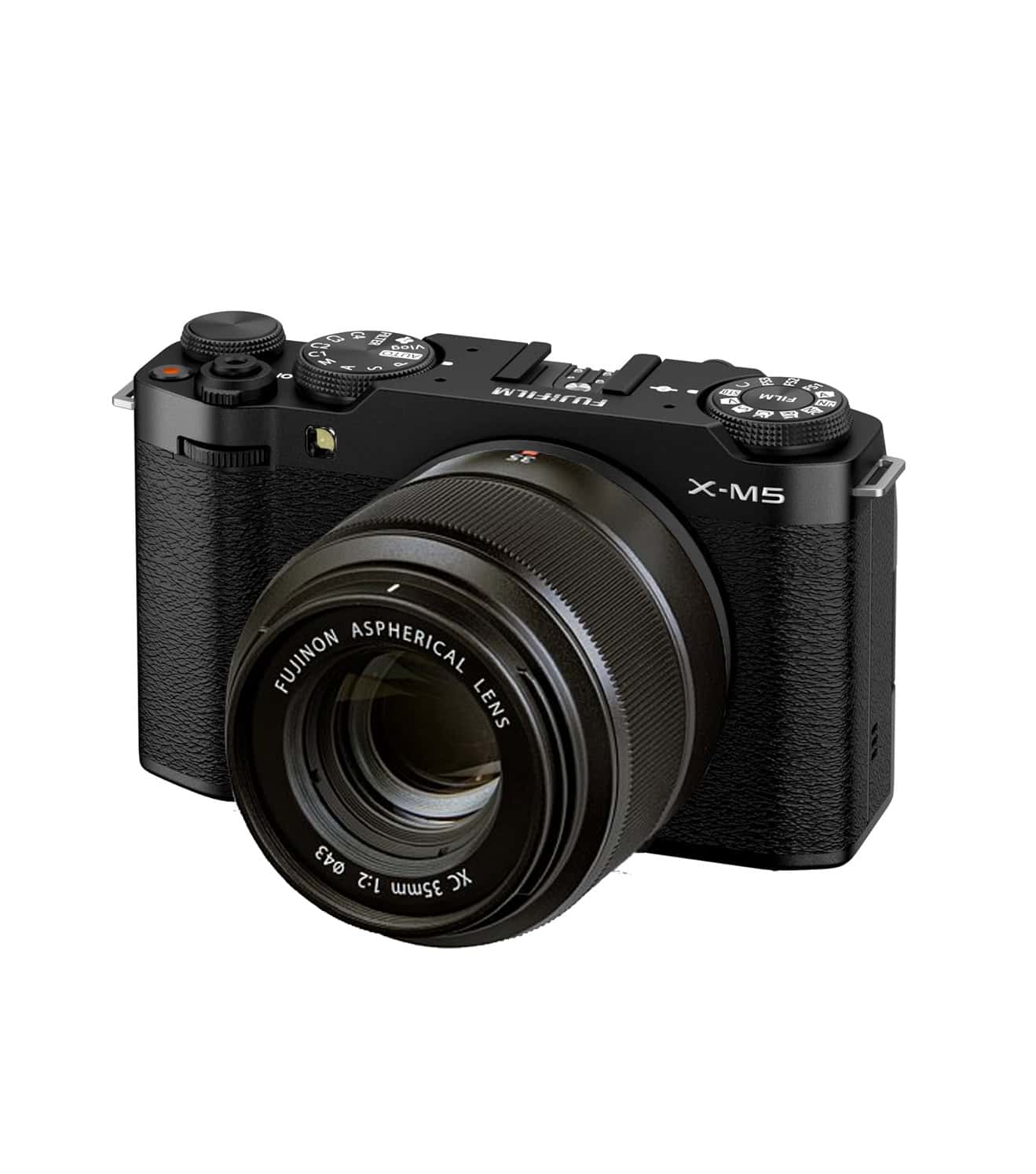 Fujifilm X-M5 mit XC 35mm F2 Objektiv in Schwarz auf weißem Hintergrund.