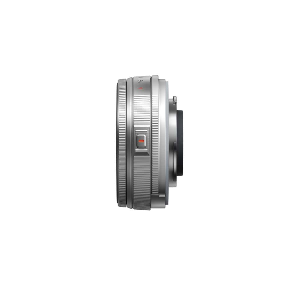 Fujinon XF23mm F2.8 R WR silber Objektiv seitlich Ansicht.